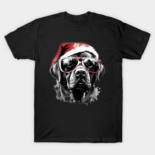 Magical Christmas Labrador in the snow: cute four-legged friend with festive hat T-Shirt